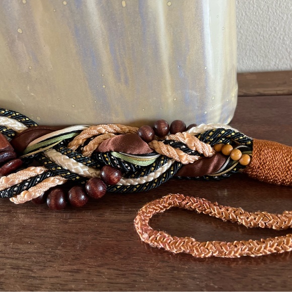 70’s fashion cords macrame style belt with gold hook closure - Picture 3 of 7